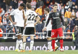 Engañadores en la Academia, las pancartas y el papelón de la UEFA - David Torres