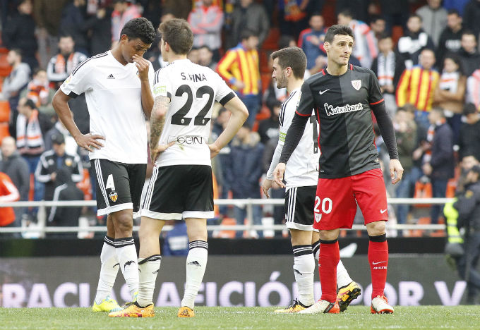Engañadores en la Academia, las pancartas y el papelón de la UEFA - David Torres